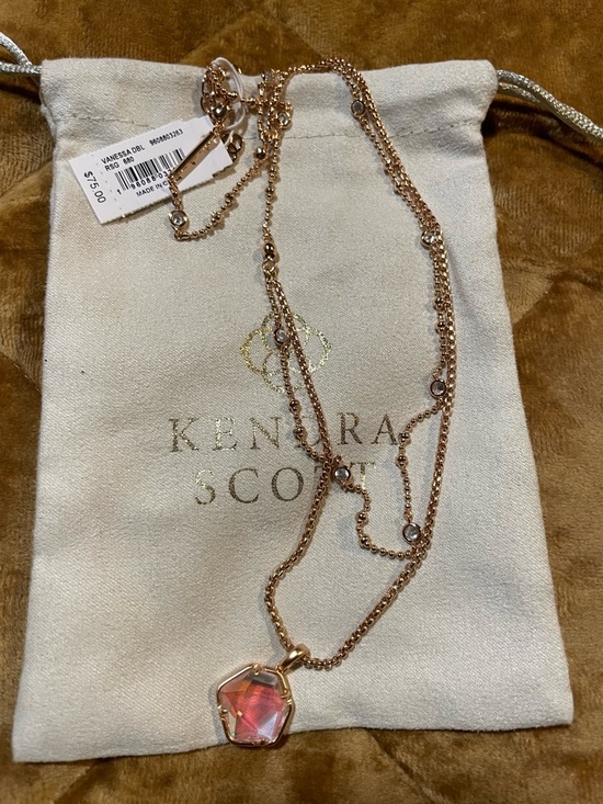 Kendra Scott Jewelry - NWT Kendra Scott Rose Gold Vanessa Pendant Necklace with Dichroic Glass Stone